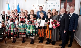 Łowicz: Centrum Folkloru i Kultury Ludowej Województwa Łódzkiego. Umowa na dofinansowanie podpisana! [Foto]