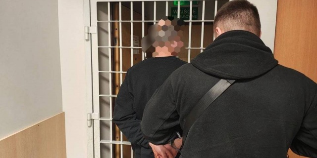 Ugodził partnerkę nożem i podpalił mieszkanie. 59- letniemu Ozorkowianinowi grozi dożywocie [Wideo, foto]