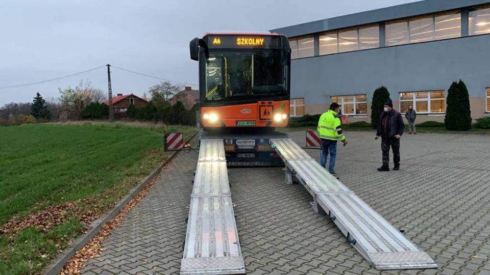 Pierwszy w Polsce szkolny autobus elektryczny dotarł do