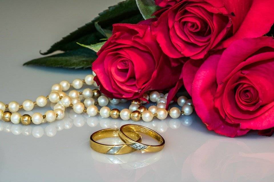 wedding-rings-2252438_960_720
