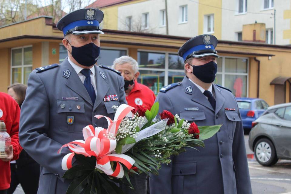 Policjanci z Łęczycy uczcili „Dzień Pamięci Ofiar Zbrodni Katyńskiej”