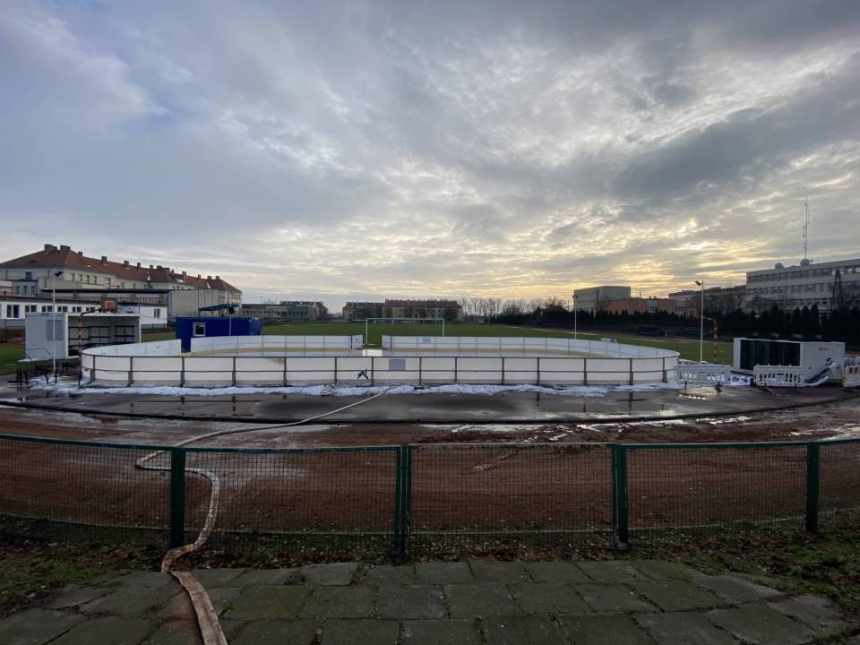 Łęczyca: Lodowisko na Stadionie Miejskim czynne od dzisiaj