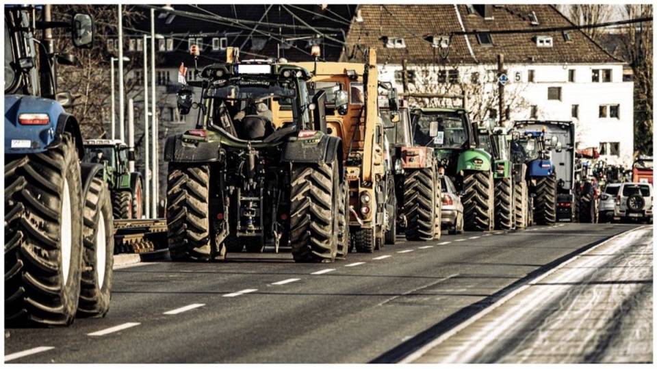 Setki traktorów wyjadą na drogi regionu! Rolnicy mówią dość i ruszają w trasę na manifestację!